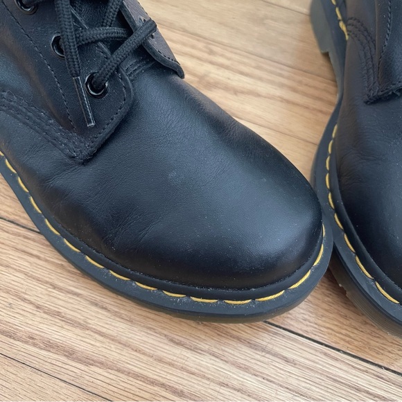 ✨NWOT✨Dr. Martens 1460 leather lace up size 9 - Picture 2 of 4